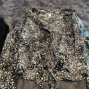 Nine West black and white blouse